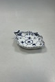 Danam Antik 
presents: 
Royal 
Copenhagen Blue 
Fluted Full 
Lace Leaf 
Shaped Dish No 
1076