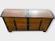 Moster Olga - 
Antik og Design 
presents: 
Oak chest
DKK 1100