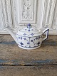 Karstens Antik 
presents: 
Royal 
Copenhagen Blue 
Fluted Oval 
Teapot No. 255