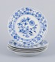 L'Art presents: 
Meissen, 
Germany.
A set of five 
porcelain 
plates with 
Blue Onion 
pattern.