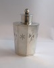 J. Tostrup, 
Norge. Sterling 
tedåse (925). 
Højde 12 cm.
