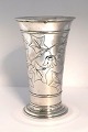 Lundin Antique 
präsentiert: 
K. 
Tömmerup, 
Kopenhagen 
(K.T.). 
Silberne Vase 
mit Blumenmotiv 
(830). Höhe 
18,5 cm. ...