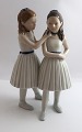 Royal Copenhagen. Porcelænsfigur. Balletpiger. Model 135. Højde 22 cm. (1 
sortering)