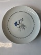 Antik Huset 
presents: 
Bing & 
Grondahl 
Demeter 
(Cornflower) 
Cake Plate 
White
Dec. no. 27, Ø 
17.5 cm