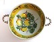 Lundin Antique 
præsenterer: 
Kellinghusen.
 Stor fajance 
øreskål. 
Diameter 22 cm. 
Højde 11 cm. 
Med meget små 
kanthak