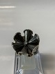 Antik Huset 
præsenterer: 
Designers 
Favorite ring 
med sten, 
Sterling sølv.
Størrelse 54.