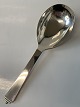 Georg Jensen Pyramide sølv
Stor serveringsske fra 1915-1932
