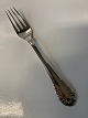 Georg Jensen 
Middagsgaffel 
Liljekonval 
Sølv
Længde 18,8 cm