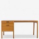 Roxy Klassik 
presents: 
Bernt 
Petersen / Rud. 
Rasmussen 
Joinery.
Desk in elm 
with two 
drawers.
1 pc. in stock
