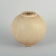 L'Art presents: 
Royal 
Copenhagen
Vase, 
1930/40s.