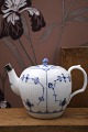 K&Co. presents: 
Old teapot 
in Blue Fluted, 
Fluted from 
Royal 
Copenhagen from 
1898-1923. With 
silver 
mounting...