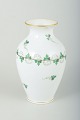 L'Art presents: 
Herend, 
Hungary
Vase, mid-20th 
century.