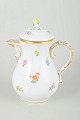 L'Art presents: 
Meissen
Coffee pot 
with lid, 
mid-20th 
century.