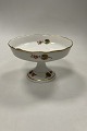 Danam Antik 
presents: 
Royal 
Copenhagen Art 
Nouveau Pattern 
No. 225 
Geranium 
Pedistal Bowl 
No. 2004