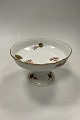 Danam Antik 
presents: 
Royal 
Copenhagen Art 
Nouveau Pattern 
No. 225 
Geranium 
Pedistal Bowl 
No. 2004