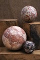K&Co. presents: 
Decorative 
old colored 
marble balls, 3 
pieces...