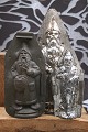 Dekorative , gamle chokoladeforme af julemænd lavet i metal med en rigtig fin 
patina. Dekorative , gamle chokoladeforme af julemænd lavet i metal med en rigtig fin 
patina.