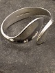 Middelfart 
Antik presents: 
Georg 
Jensen sterling 
silver bangle