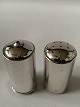 Antik Huset 
presents: 
Georg 
Jensen. Salt 
and pepper 
shaker in 
sterling silver 
801 - 
Bernadotte.