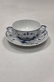 Danam Antik 
presents: 
Royal 
Copenhagen Blue 
Fluted Plain 
Bouillon Cup 
No. 344