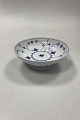 Danam Antik 
presents: 
Royal 
Copenhagen Blue 
Fluted Plain 
bowl on low 
foot No. 18
