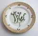 Lundin Antique 
presents: 
Royal 
Copenhagen, 
Flora Danica. 
Cake plate. 
Design # 3552. 
Diameter 14,5 
cm. (1 ...