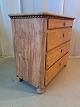 Antik Pjot 
præsenterer: 
Kommode
 Kr. 800,-