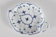 Stari Antik 
presents: 
Royal 
Copenhagen 
Blue Fluted 
Half Lace
Leaf shaped 
serving platter 
549