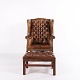 Osted Antik & 
Design 
præsenterer: 
Wingback 
armstol – Brunt 
originalt læder 
– Med skammel – 
George III Stil 
– ...