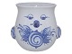 Antik K 
presents: 
Bjorn 
Wiinblad art 
pottery
Small blue 
flower pot 
shaped as a 
bird from 1980