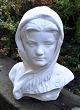 Pegasus – Kunst - Antik - Design presents: Unknown artist (19th century): Bust of a young girl.