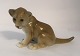 Lundin Antique presents: Royal Copenhagen. Lion cub. Model 530. Length 19 cm. (1 quality)