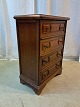 Antik Pjot præsenterer: Kommode Kr. 550,-