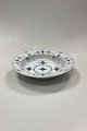Danam Antik præsenterer: Royal Copenhagen Musselmalet Riflet Dyb Tallerken No. 166