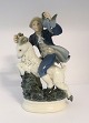 Lundin Antique präsentiert: Dahl Jensen. Porzellanfigur. Tölpel-Hans. Modell Nr. 1070. Höhe 21,5 cm. (1. Wahl)