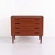 Osted Antik & Design præsenterer: Dansk Kommode i Teak med Skjult Sminkebord og Spejl 1960erne