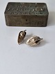 Eggert vintage øreklips i form af rosenknopper udført i ...