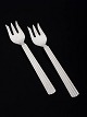 L'Art presents: Georg Jensen Bernadotte, pair of cake forks.