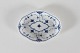 Stari Antik præsenterer: Royal CopenhagenMusselmalet Halvblonde Oval assiet 552L 22,5 cm