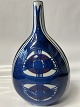 Antik Huset præsenterer: Royal Copenhagen Fajance vase blå TeneraHøjde 28 cm