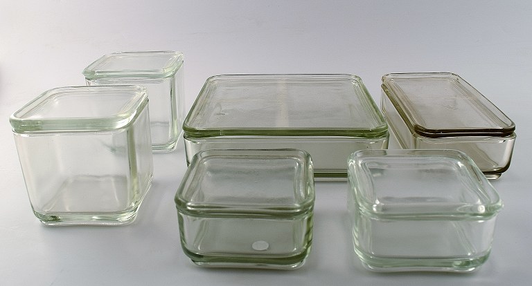 Wilhelm Wagenfeld: Bauhaus, "Kubus" 6 modul bokse i presset glas.

