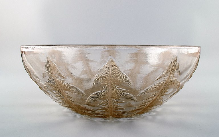 Tidlig Art deco Lalique kunstglasskål. 
