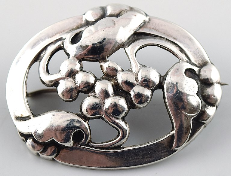 Georg Jensen Art Nouveau brooch in silver.
Model Number 101.