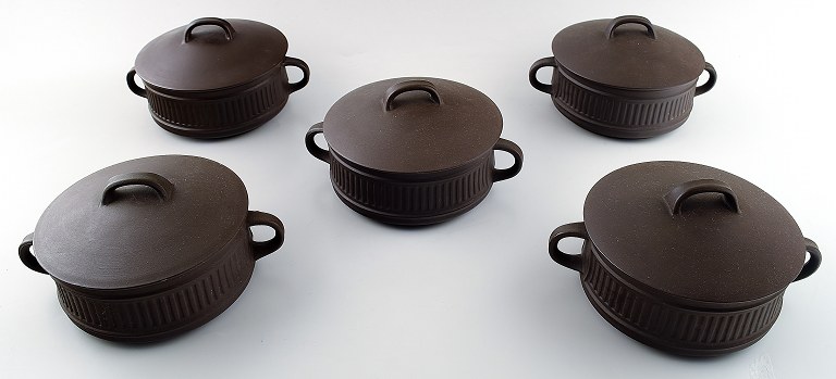 Jens Quistgaard, FlameStone.
5 ceramic soup / bouillon cups with lids.