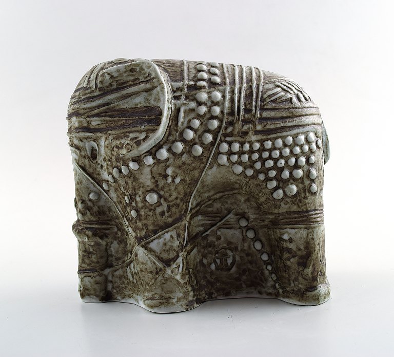 Rorstrand Bertil Vallien elephant, ceramics.
