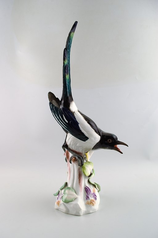 Meissen figur, meget stor fugl, porcelæn.
