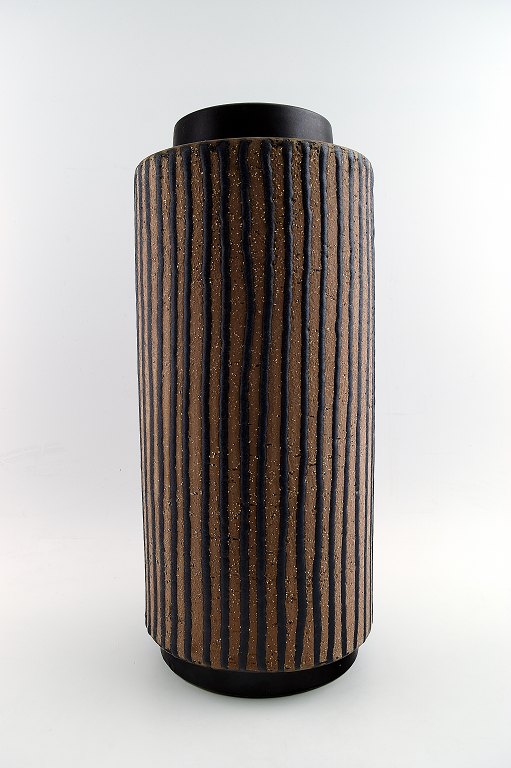 Mari Simmulson for Upsala-Ekeby "Ringo" ceramic vase.
