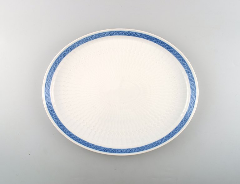 Blå Vifte Royal Copenhagen porcelæn spisestel. Kongelig porcelæn.
Serveringsfad nr. 11557.
