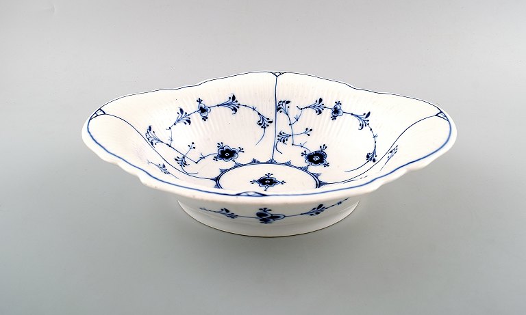 Royal Copenhagen Blue fluted, Large oval bowl, rare.
Number 1/2014.