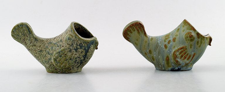Arne Bang. Ceramics, 2 fish with open mouth.
